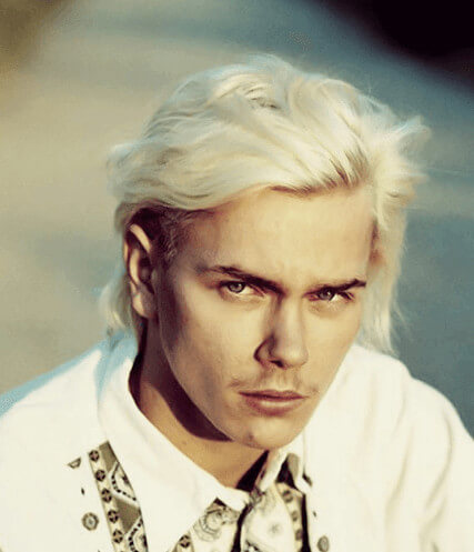 Death of his maternal uncle, River Phoenix